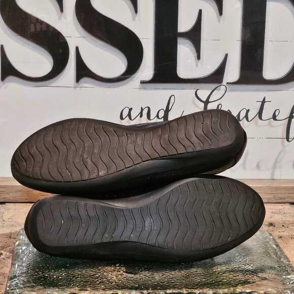 London Fog S BABETTE Perforated Flat Round Toe Slip-On Bow Black Sz 8.5 Wide - Picture 4 of 8